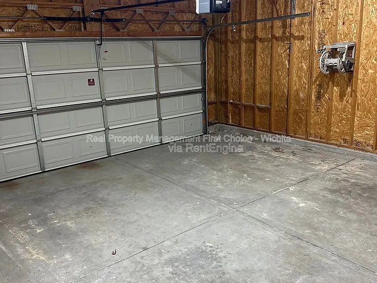 1450 N Green St — Photo 17