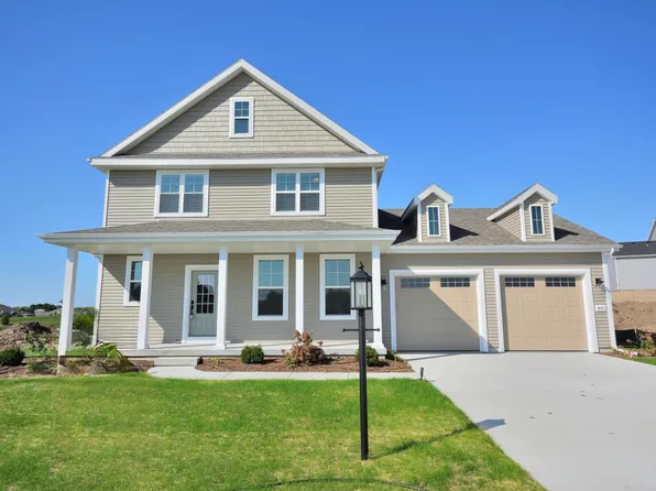 633 Standing Stone DRIVE, Waukesha, WI 53189