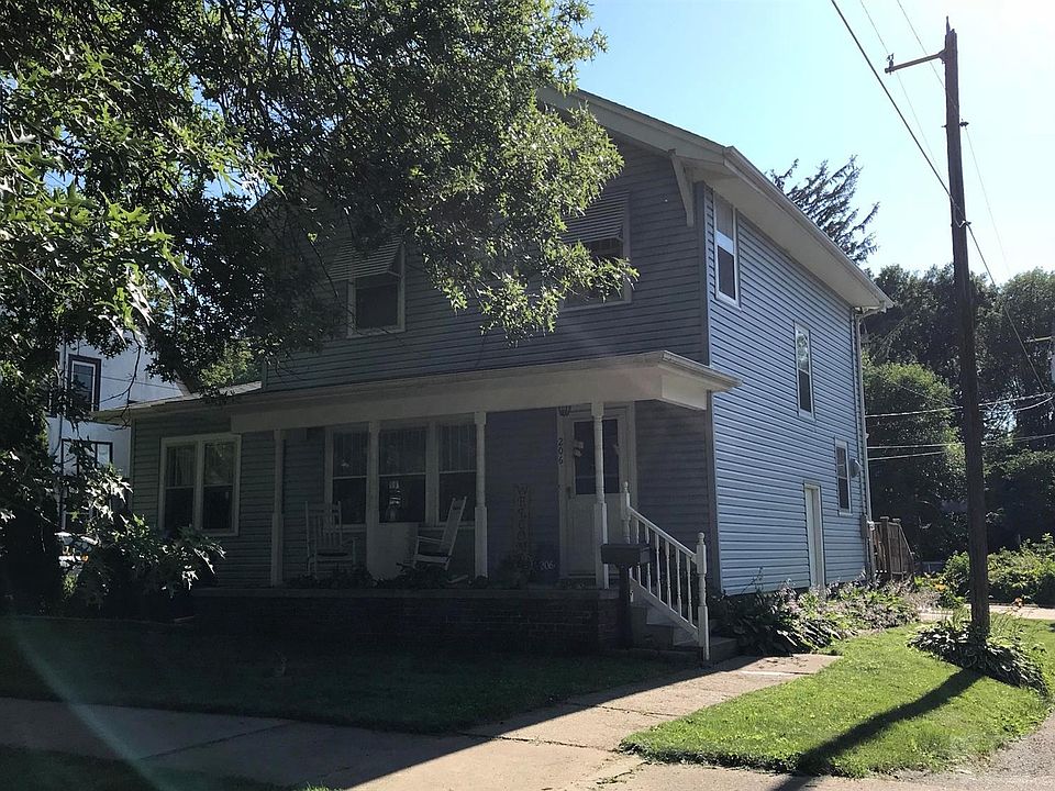 1st image of 206 N 10th St