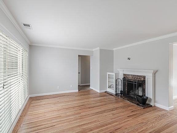 3rd image of 843 Beechwood Dr