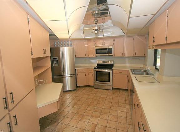 5th image of 1420 Beechwood Trl