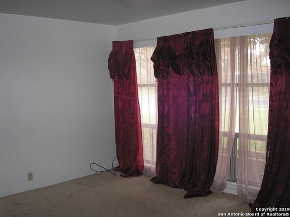 3rd image of 4502 Diamondhead Dr