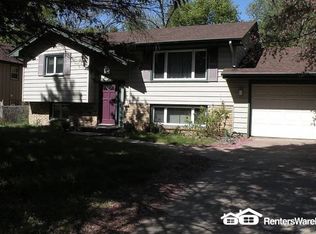 8240 Red Oak Dr, Mounds View, MN 55112