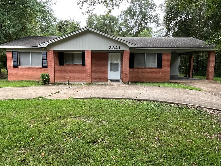 3321 Suncrest Dr — Photo 1