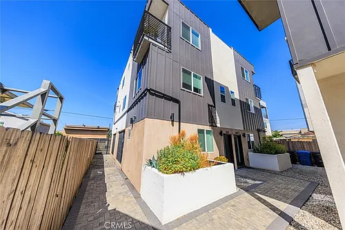 1631 S New Hampshire Ave #2 Photo 1
