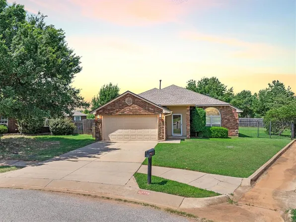 1975 Pleasant Ridge Ct, Edmond, OK 73012