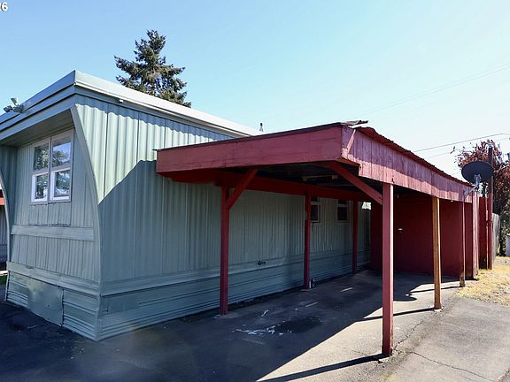2nd image of 225 41st St Space 36