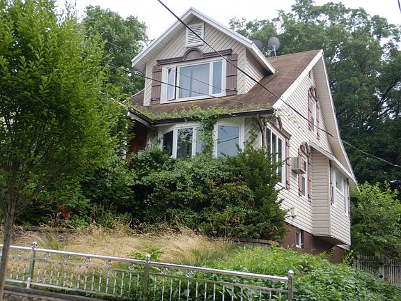 3rd image of 530 Hillcrest St