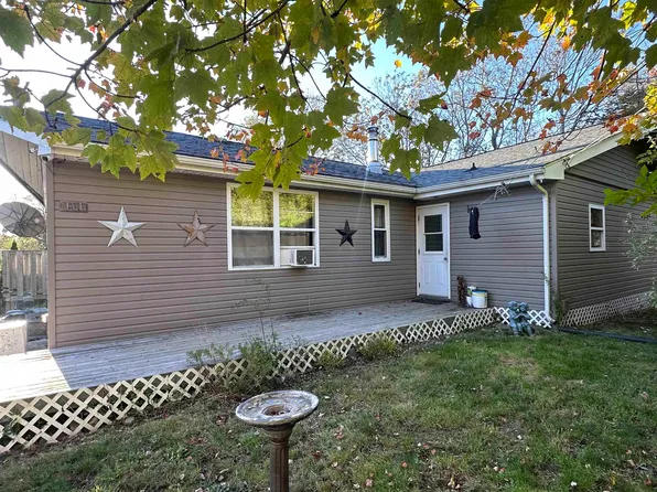 101 Parr St, Shelburne, NS B0T 1W0