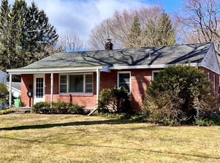 10 Smith St, Red Hook, NY 12571