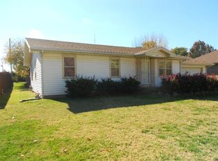 2230 E Parkwood St, Springfield, MO 65803