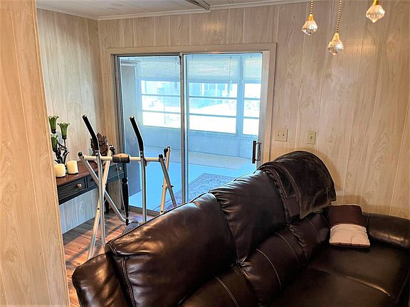 3rd image of 413 Bollingwood Pl