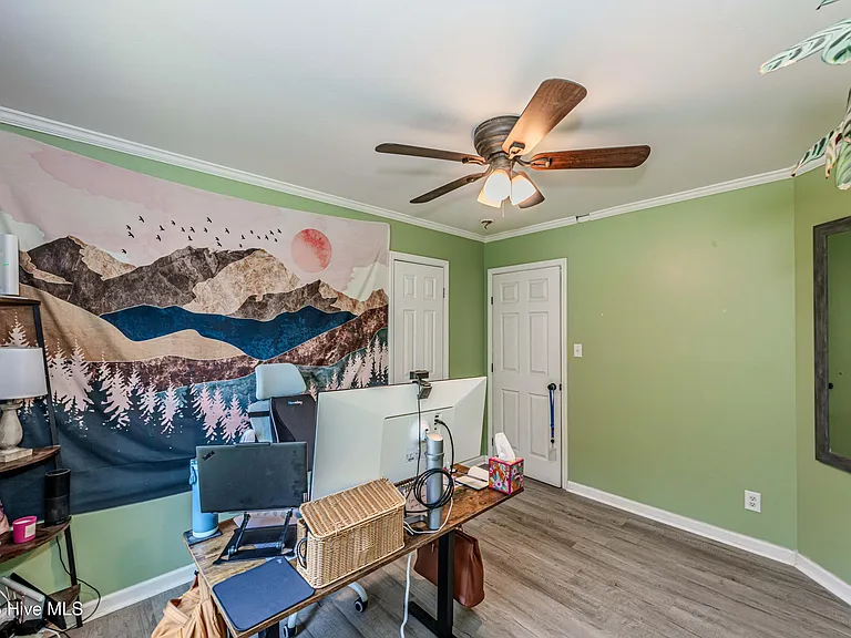 102 Market St — Photo 45