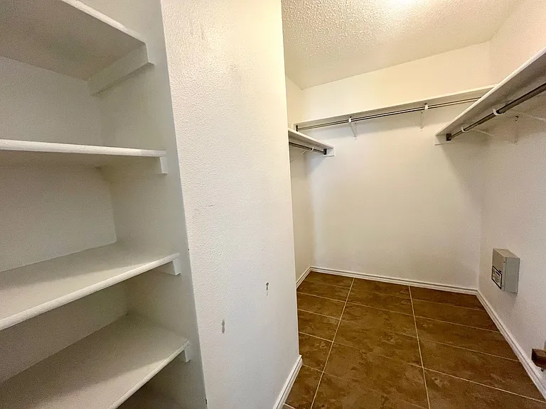 7734 Oakhill Park Dr — Photo 25