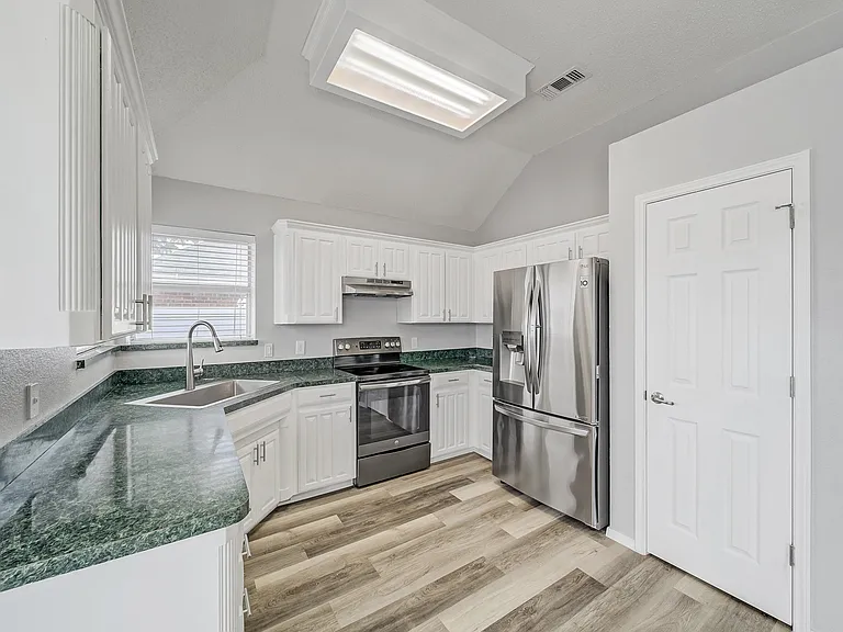 3300 Tommy Hays Dr — Photo 15