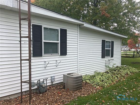 4th image of 1021 Linden St