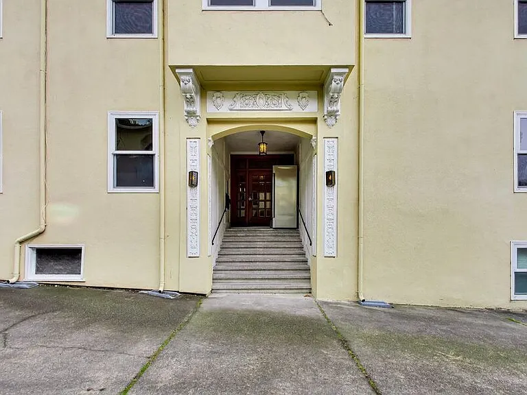 1534 Arch St #5 — Photo 19