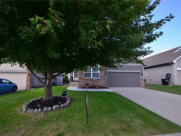 3rd image of 808 NW 21st Ct