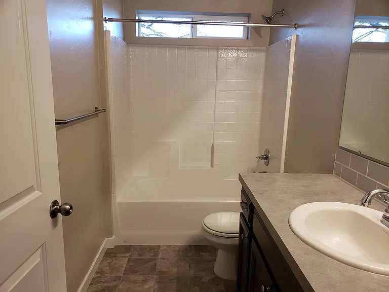 8728 W Northview St — Photo 7