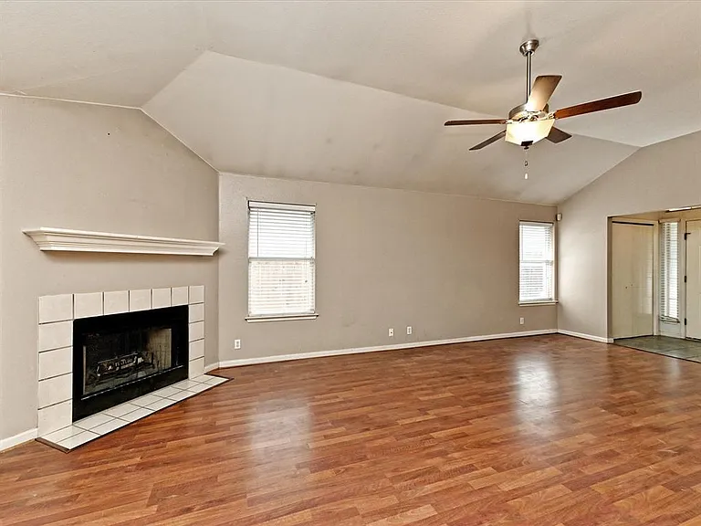 14700 Menifee St — Photo 6