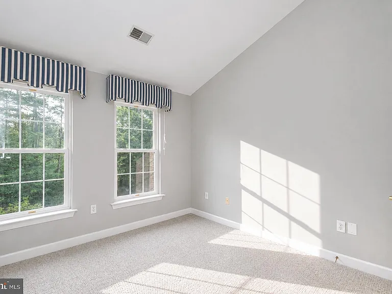 8 Calabash Ct — Photo 32