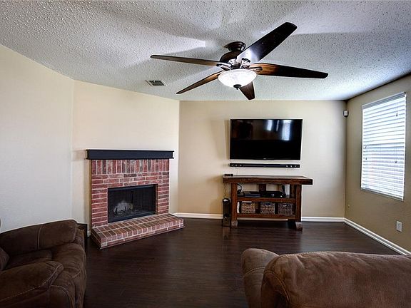 4th image of 1700 Arbuckle Dr