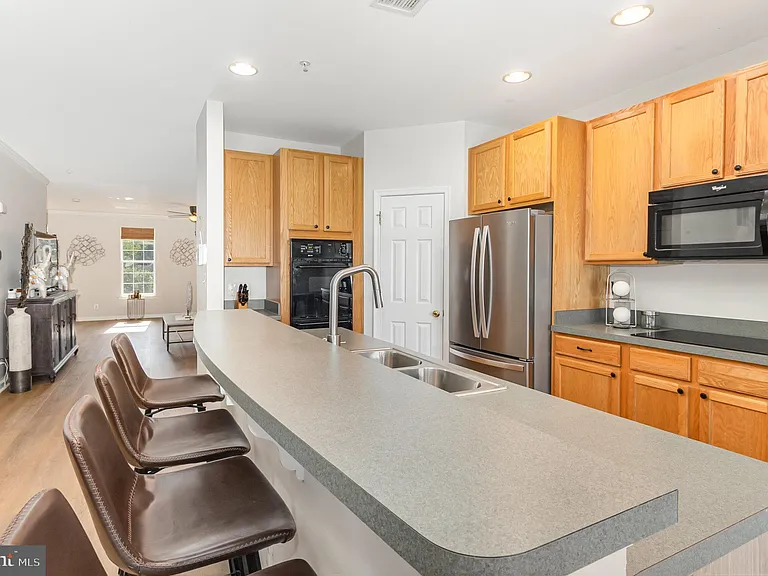 1650 Mohegan Dr #H — Photo 12