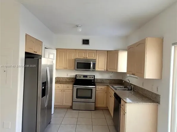 7241 NW 174th Ter APT 103, Hialeah, FL 33015