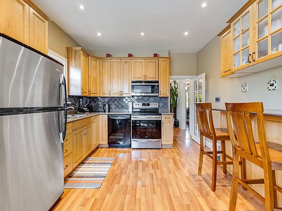 4th image of 836 W 68th Ave