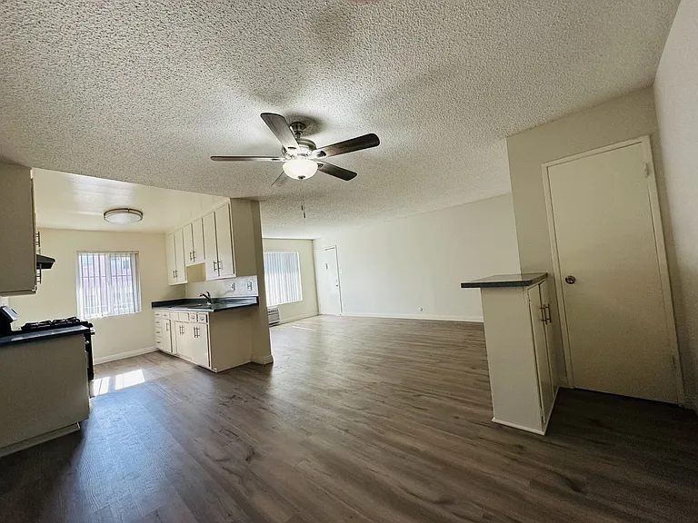 Maison De Michelle Apartments — Photo 30