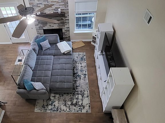 4th image of 414 Creekside Dr