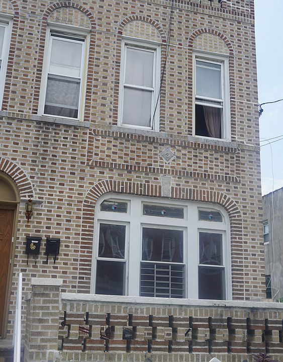 1st image of 622 E 95th St #1