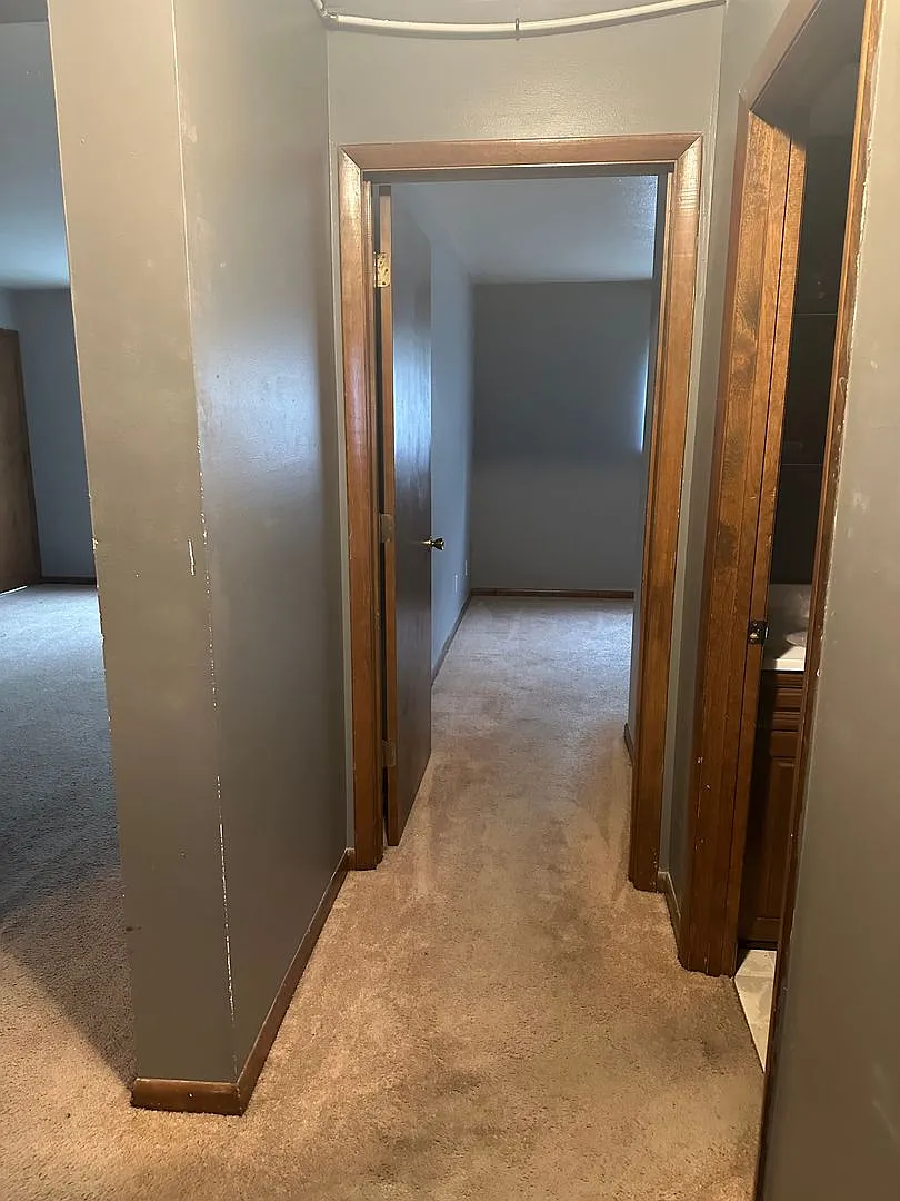 2110 Lexington — Photo 2