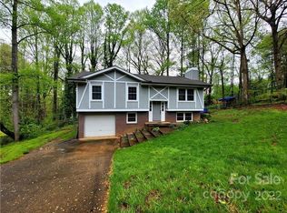 53 Fieldcrest Rd, Arden, NC 28704
