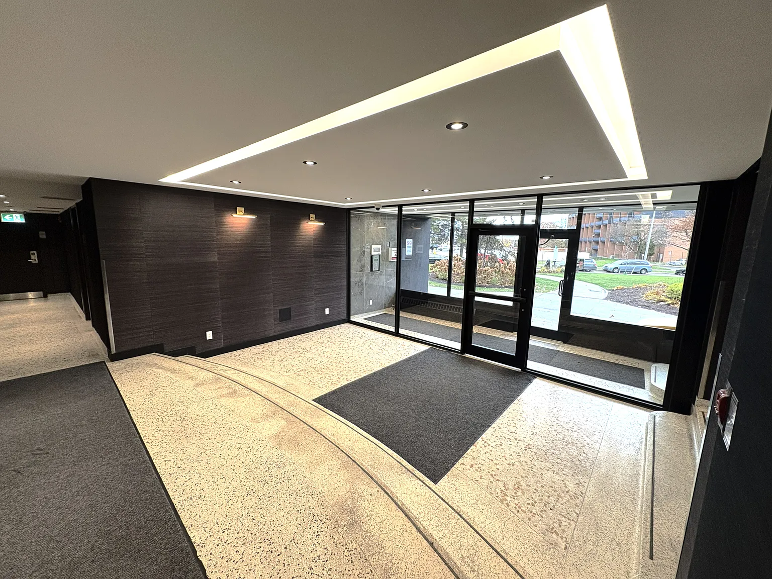 2150 Roche — Photo 4