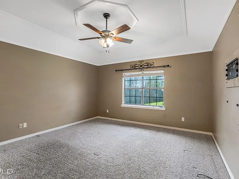 501 Southwood Dr — Photo 8