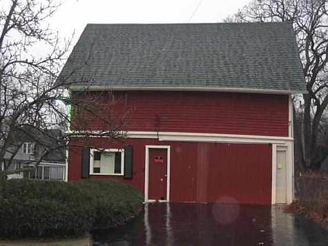 2nd image of 402 W Corunna Ave