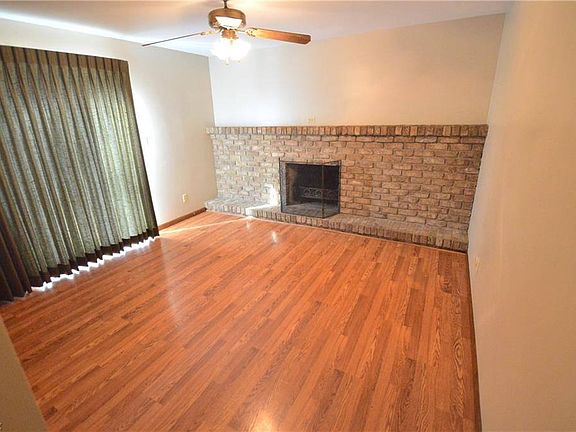 5th image of 138 Robinwood Dr