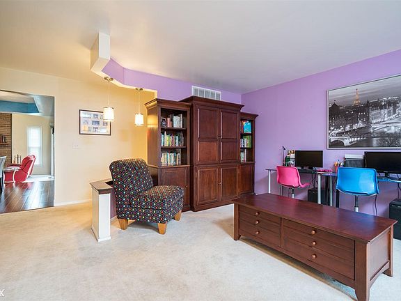 5th image of 13716 Biscayne Dr