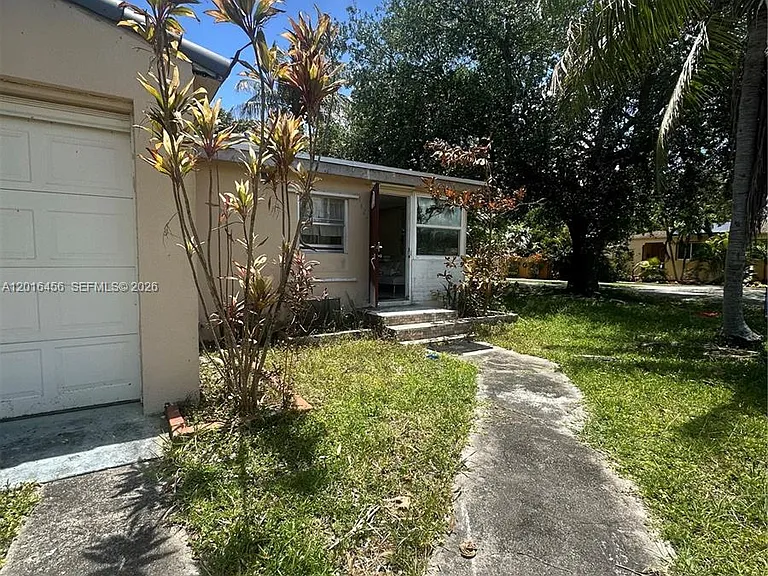 1427 N 26th Ave — Photo 5