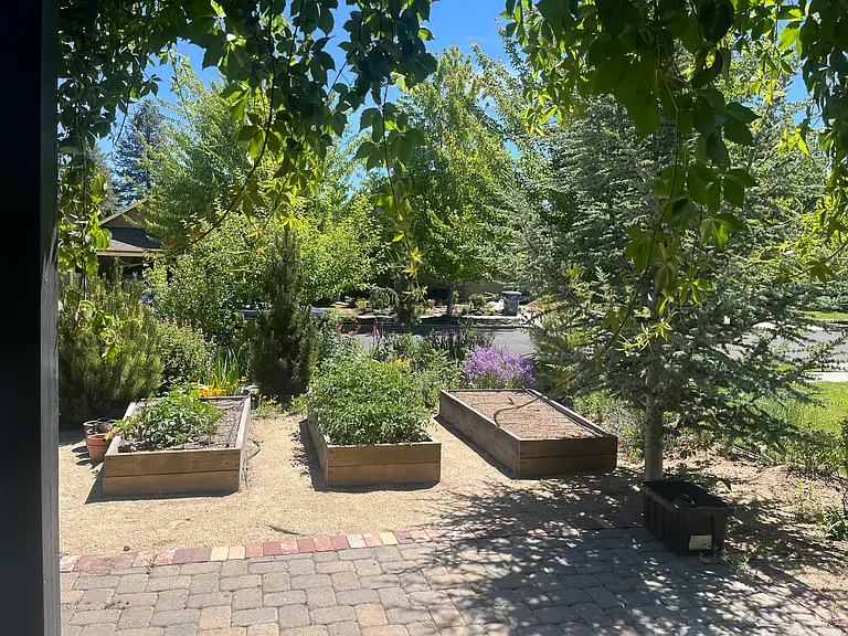 670 SE Glencoe Pl — Photo 23