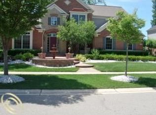 48609 Antique Rd, Canton, MI 48187