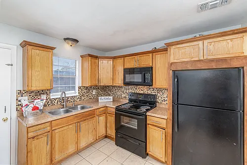 2229 Bryan St Photo 1