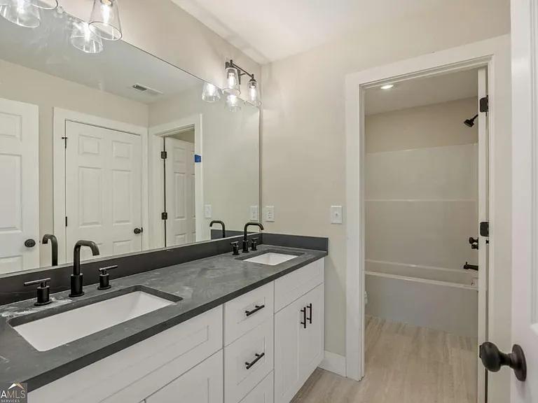 370 Ansley Dr — Photo 30