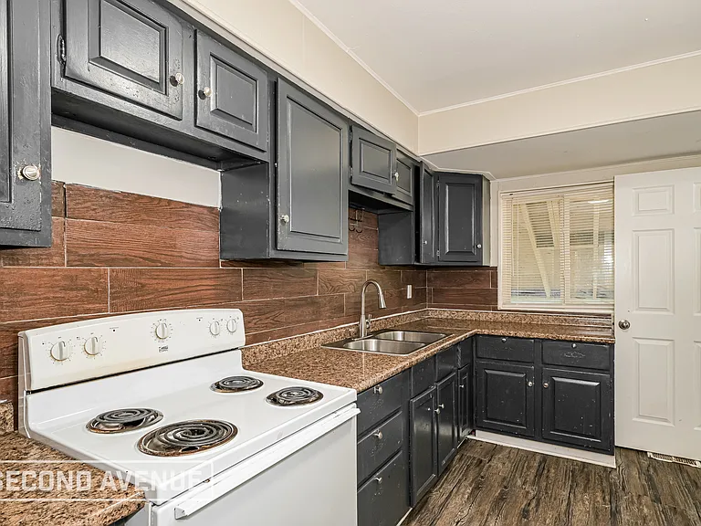 232 McAlpine Dr — Photo 4