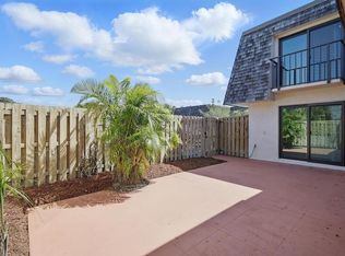 355 S Waverly Pl APT 5A, Vero Beach, FL 32960
