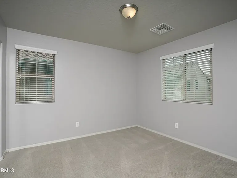 2552 E Boston St — Photo 15