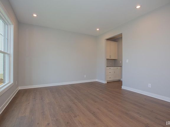 3rd image of 3101 Tipperary Dr