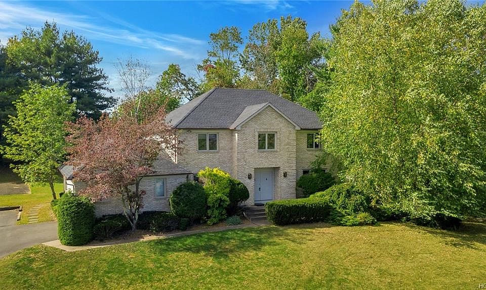 1st image of 4 Larkspur Ct