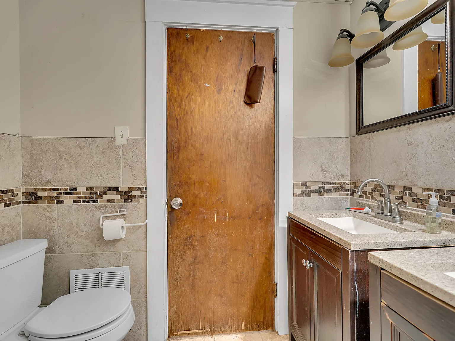 4 bed, 1200 sqft, $2,400 — Photo 2